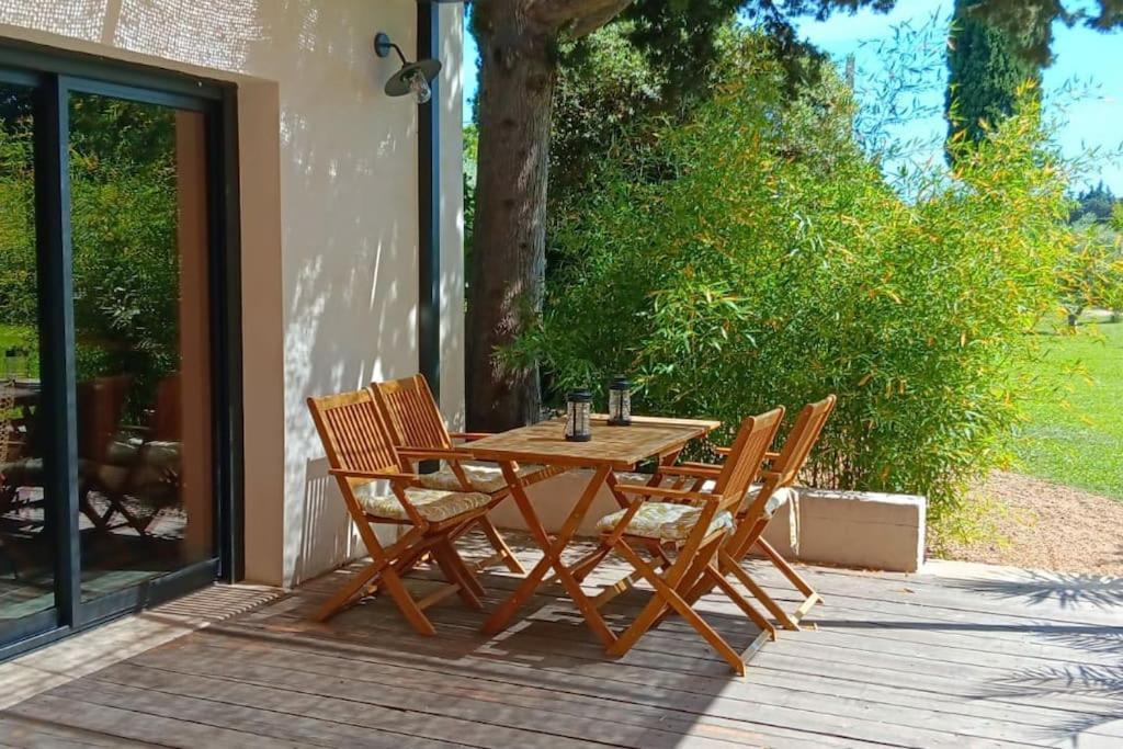 Gite Cosy Au Coeur Du Luberon Lagnes Eksteriør bilde