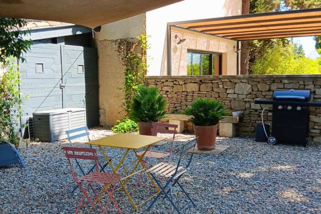 Gite Cosy Au Coeur Du Luberon Lagnes Eksteriør bilde