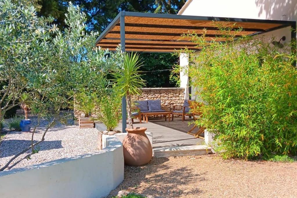 Gite Cosy Au Coeur Du Luberon Lagnes Eksteriør bilde