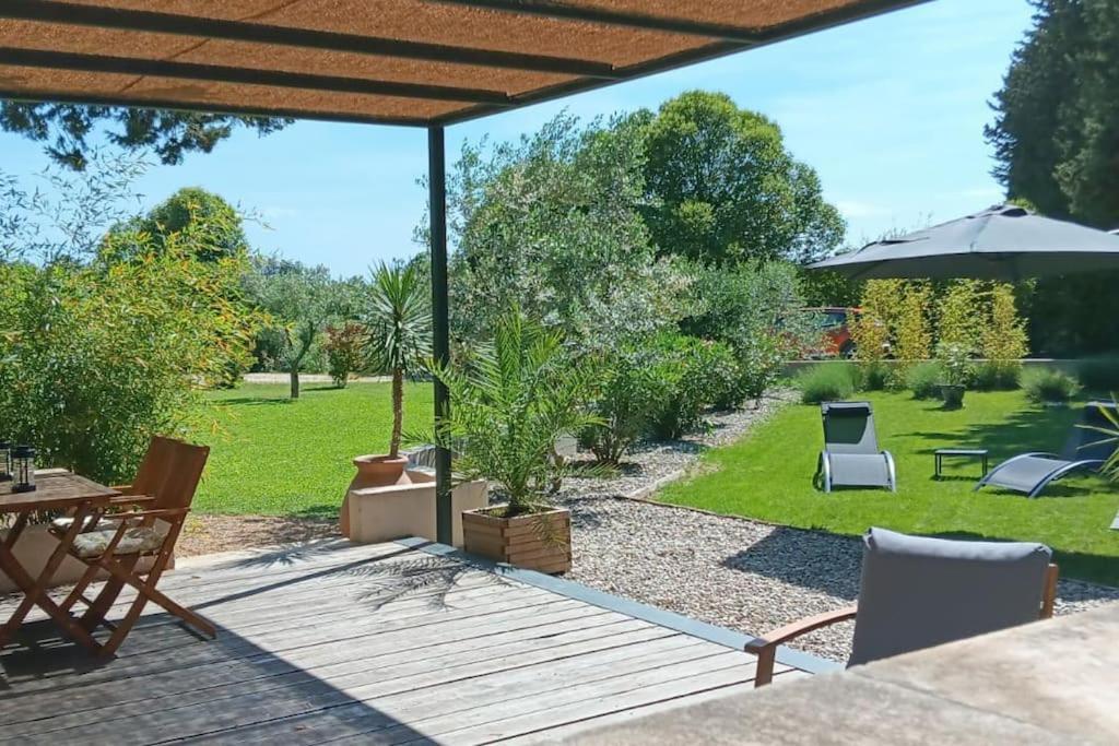 Gite Cosy Au Coeur Du Luberon Lagnes Eksteriør bilde